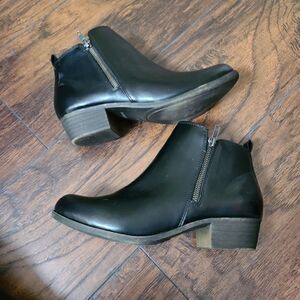 New @titude Gaby Ankle Boots